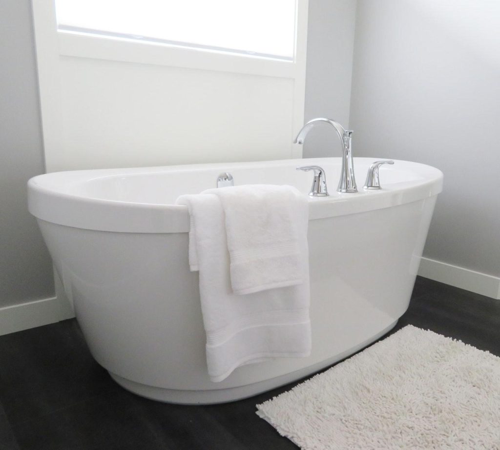 bathtub white